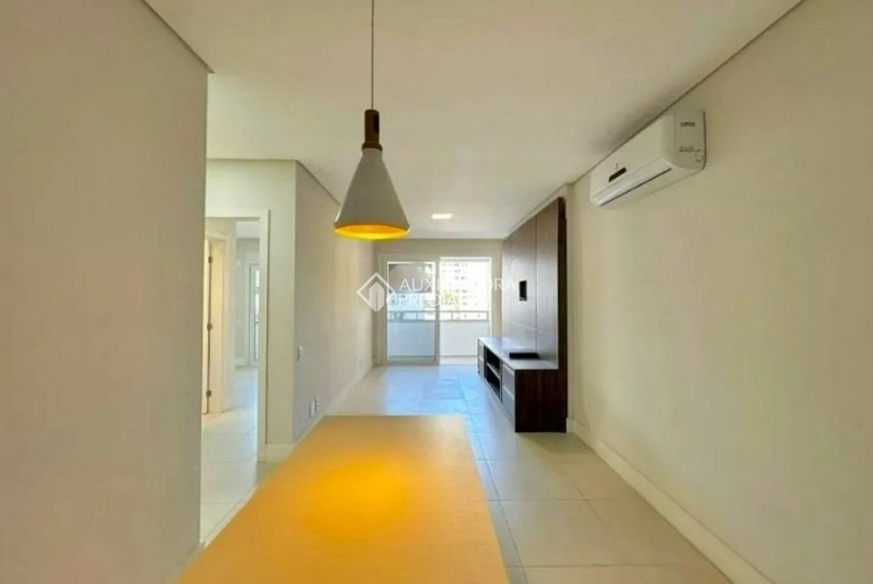 Apartamento à venda no Centro de Florianópolis | 2 dormitórios | Próximo à Beira-Mar Norte: 3ª foto da galeria de imagens do imóvel