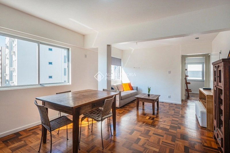 Apartamento mobiliado com 2 quartos - reformado - Centro - Florianópolis/SC: 4ª foto da galeria de imagens do imóvel