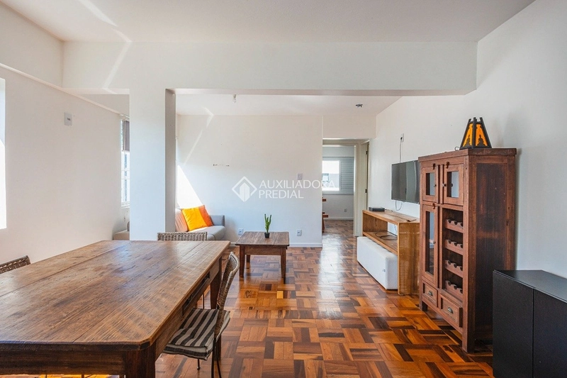 Apartamento mobiliado com 2 quartos - reformado - Centro - Florianópolis/SC: 5ª foto da galeria de imagens do imóvel
