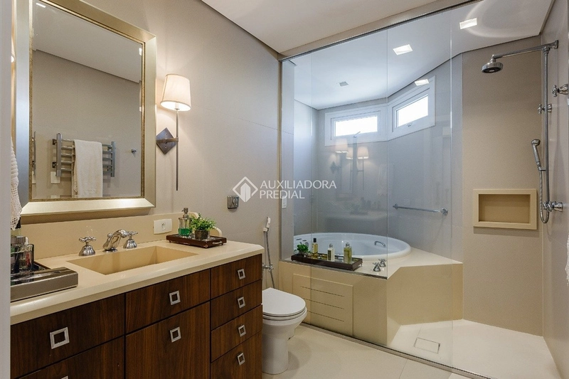 Cobertura duplex de luxo à venda na Agronômica | Vista panorâmica para a Beira-Mar Norte: 38ª foto da galeria de imagens do imóvel