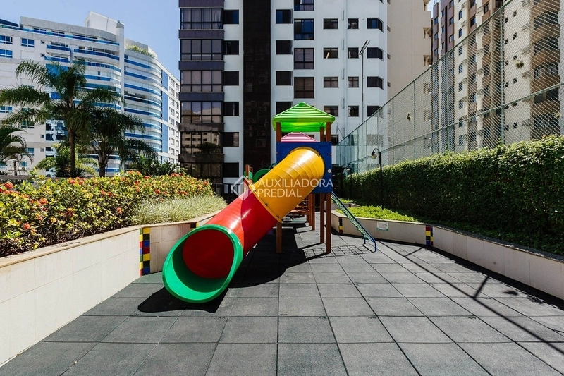 Cobertura duplex de luxo à venda na Agronômica | Vista panorâmica para a Beira-Mar Norte: 57ª foto da galeria de imagens do imóvel