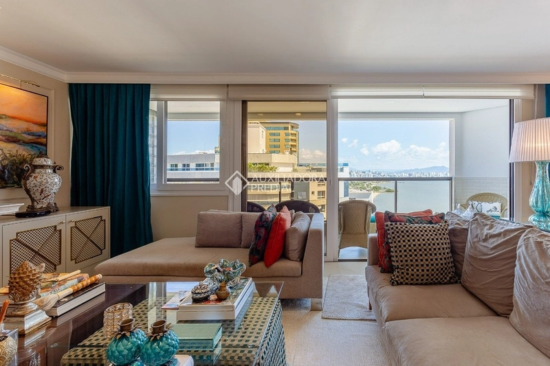 Cobertura duplex de luxo à venda na Agronômica | Vista panorâmica para a Beira-Mar Norte: 25ª foto da galeria de imagens do imóvel