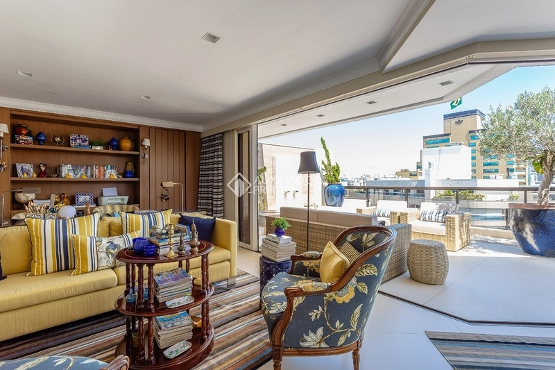 Cobertura duplex de luxo à venda na Agronômica | Vista panorâmica para a Beira-Mar Norte: 12ª foto da galeria de imagens do imóvel