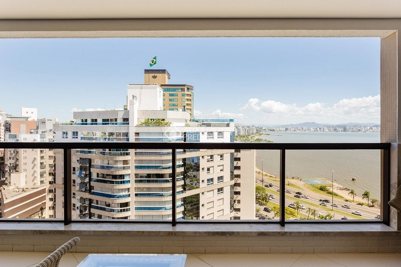 Cobertura duplex de luxo à venda na Agronômica | Vista panorâmica para a Beira-Mar Norte: 52ª foto da galeria de imagens do imóvel