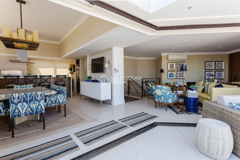 Cobertura duplex de luxo à venda na Agronômica | Vista panorâmica para a Beira-Mar Norte: 11ª foto da galeria de imagens do imóvel