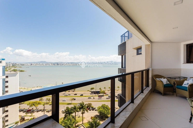 Cobertura duplex de luxo à venda na Agronômica | Vista panorâmica para a Beira-Mar Norte: 51ª foto da galeria de imagens do imóvel