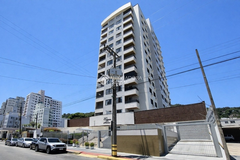 Apartamento para alugar no Centro de Florianópolis | 2 dormitórios | Próximo à Av. Mauro Ramos: 1ª foto da galeria de imagens do imóvel