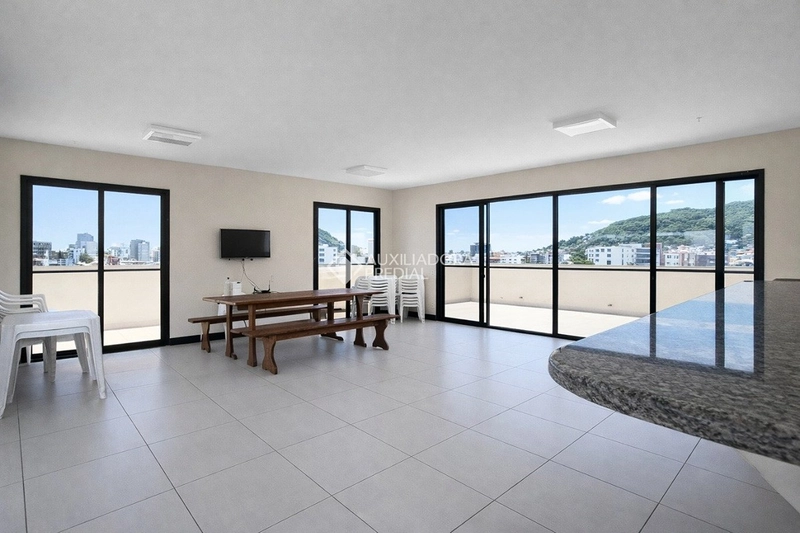 Apartamento para alugar no Centro de Florianópolis | 2 dormitórios | Próximo à Av. Mauro Ramos: 26ª foto da galeria de imagens do imóvel