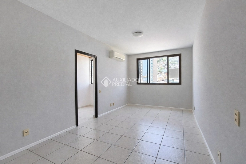 Apartamento para alugar no Centro de Florianópolis | 2 dormitórios | Próximo à Av. Mauro Ramos: 4ª foto da galeria de imagens do imóvel