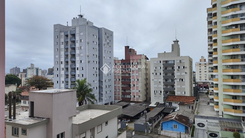 Apartamento à venda no Kobrasol | 3 dormitórios | Sacada com churrasqueira | São José/SC: 3ª foto da galeria de imagens do imóvel