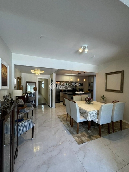 Apartamento reformado à venda no Centro de Florianópolis | 3 dormitórios | 105 m²: 5ª foto da galeria de imagens do imóvel