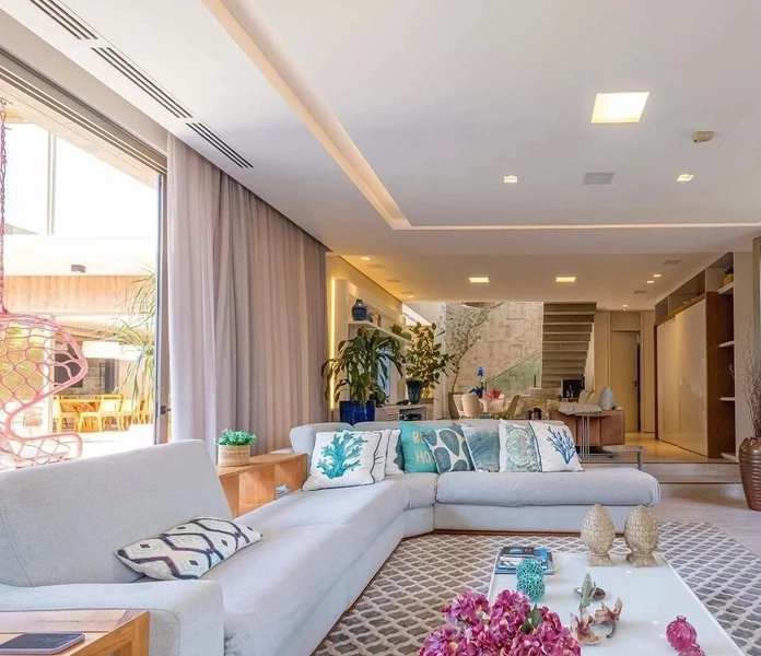 Casa em condomínio de alto padrão em Cacupé | 4 suítes | Vista para o mar: 3ª foto da galeria de imagens do imóvel