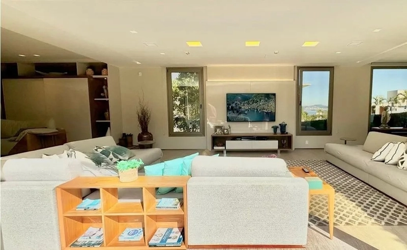 Casa em condomínio de alto padrão em Cacupé | 4 suítes | Vista para o mar: 5ª foto da galeria de imagens do imóvel