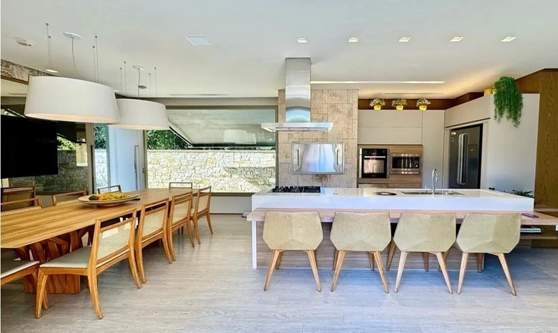 Casa em condomínio de alto padrão em Cacupé | 4 suítes | Vista para o mar: 8ª foto da galeria de imagens do imóvel