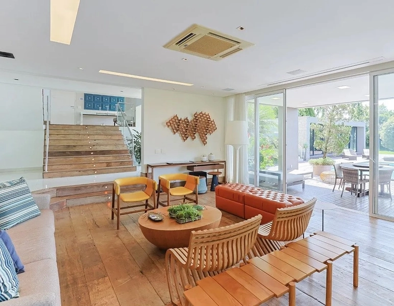 Casa em condomínio de alto padrão em Cacupé | 4 suítes | Vista para o mar: 2ª foto da galeria de imagens do imóvel