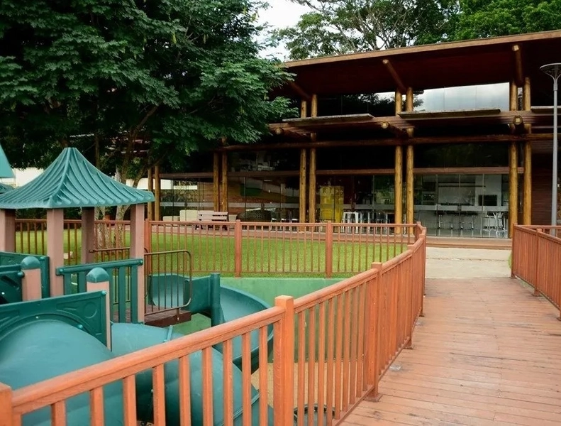 Casa em condomínio de alto padrão em Cacupé | 4 suítes | Vista para o mar: 19ª foto da galeria de imagens do imóvel