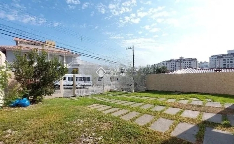 Casa com 3 quartos e 174m² para alugar em Coqueiros, Florianópolis.: 2ª foto da galeria de imagens do imóvel