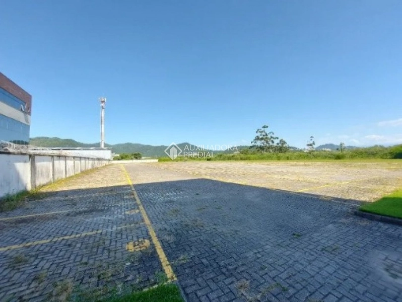 Ponto comercial para alugar no Saco Grande Florianópolis | 250m² | próximo à SC-401 | alta visibilidade: 9ª foto da galeria de imagens do imóvel