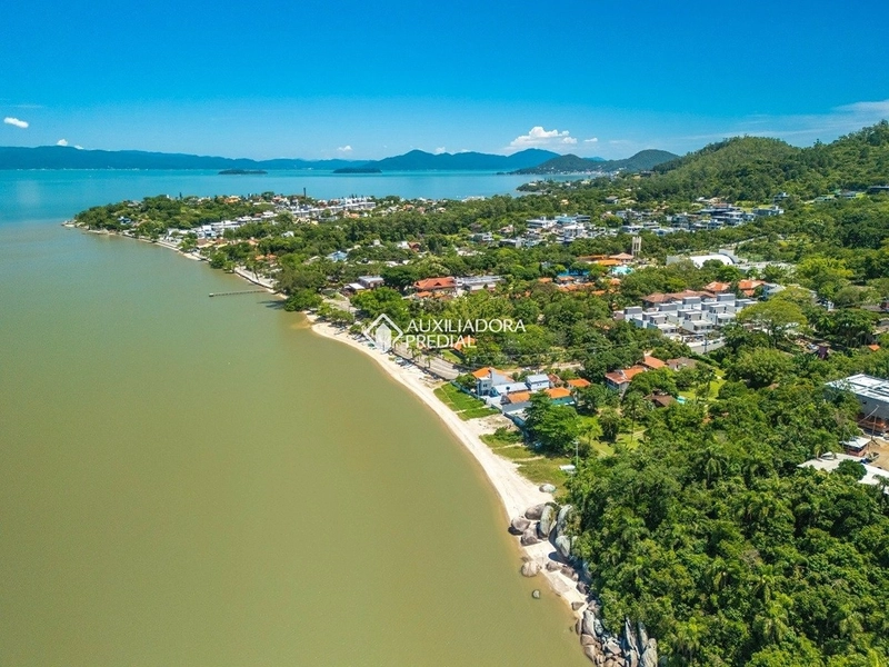 Casa para alugar em condomínio fechado em Cacupé | 3 suítes | Piscina | Florianópolis: 3ª foto da galeria de imagens do imóvel