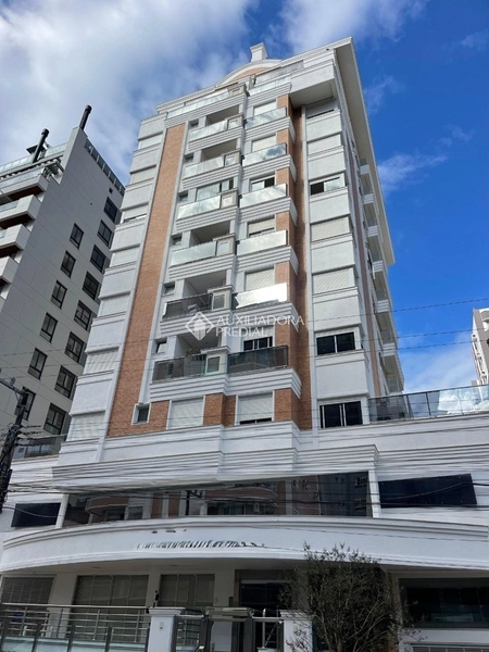Apartamento mobiliado de 2 quartos no Centro de Florianópolis: 2ª foto da galeria de imagens do imóvel