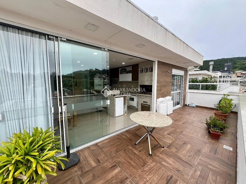 Cobertura linear com vista para o mar à venda no João Paulo | Florianópolis: 10ª foto da galeria de imagens do imóvel
