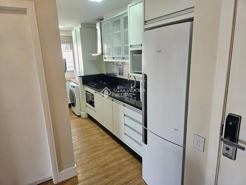 Studio mobiliado para locação no Centro de Florianópolis | Com vaga: 2ª foto da galeria de imagens do imóvel