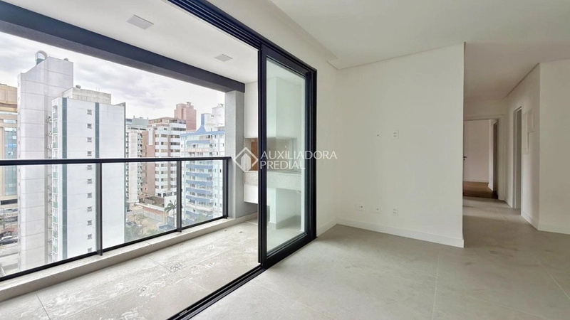 OPORTUNIDADE NO CENTRO DE FLORIANÓPOLIS – 3 DORMITÓRIOS, 2 VAGAS E HOBBY BOX: 3ª foto da galeria de imagens do imóvel