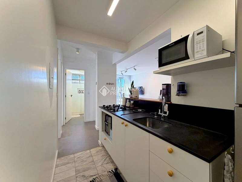 Apartamento reformado no Centro de Florianópolis | 2 dormitórios + vaga: 5ª foto da galeria de imagens do imóvel