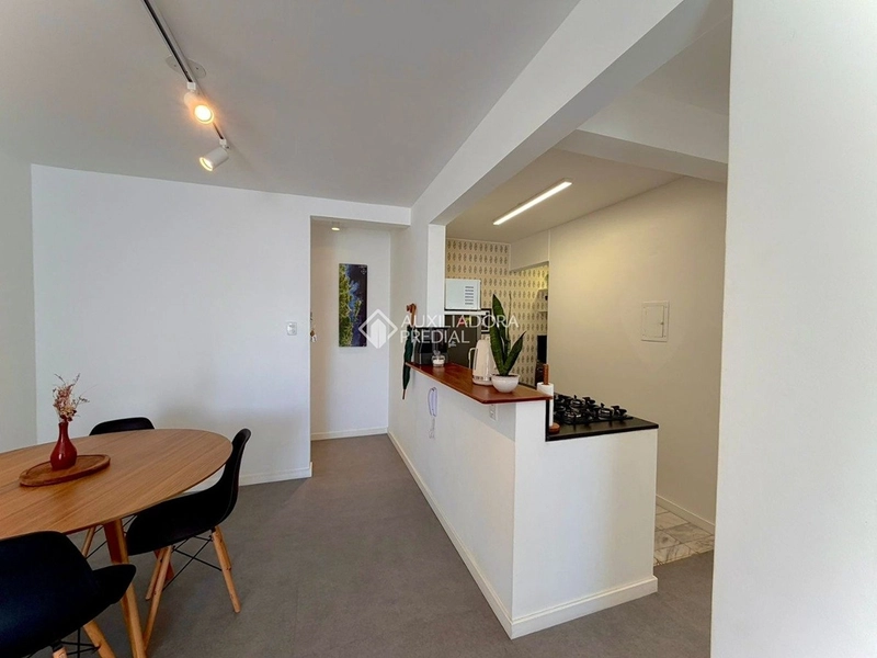 Apartamento reformado no Centro de Florianópolis | 2 dormitórios + vaga: 4ª foto da galeria de imagens do imóvel