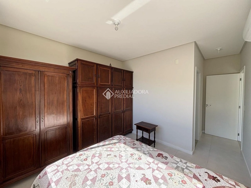 Casa semi mobiliada para aluguel em Florianópolis | 3 suítes | piscina privativa | alto padrão: 13ª foto da galeria de imagens do imóvel