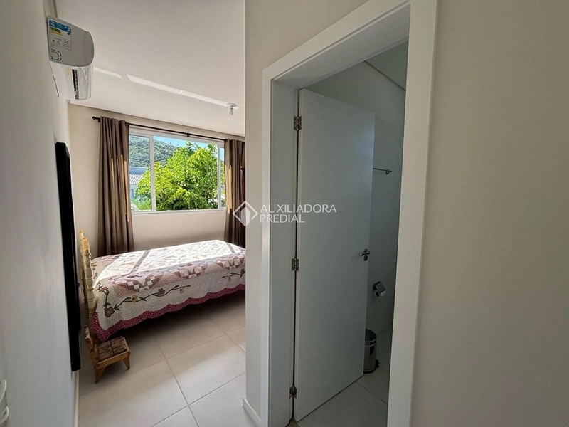 Casa semi mobiliada para aluguel em Florianópolis | 3 suítes | piscina privativa | alto padrão: 16ª foto da galeria de imagens do imóvel