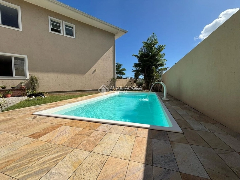 Casa semi mobiliada para aluguel em Florianópolis | 3 suítes | piscina privativa | alto padrão: 4ª foto da galeria de imagens do imóvel