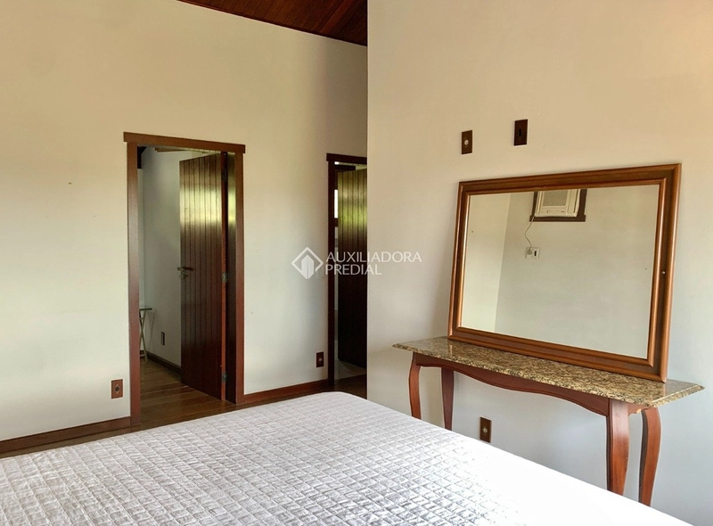 Casa com vista para o mar à venda em Itaguaçu | 406 m² construídos | Florianópolis: 23ª foto da galeria de imagens do imóvel