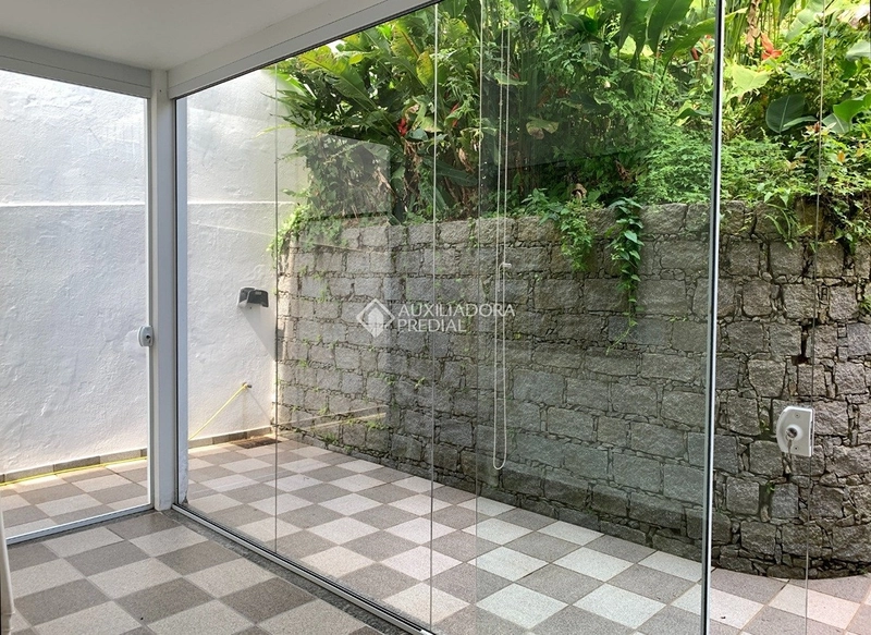 Casa com vista para o mar à venda em Itaguaçu | 406 m² construídos | Florianópolis: 16ª foto da galeria de imagens do imóvel
