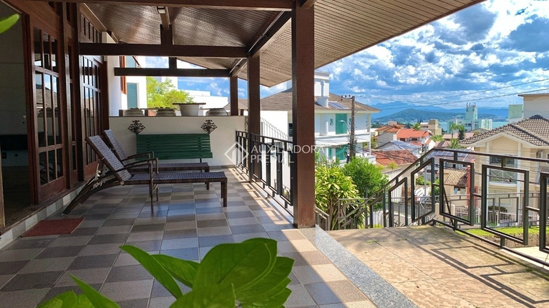 Casa com vista para o mar à venda em Itaguaçu | 406 m² construídos | Florianópolis: 2ª foto da galeria de imagens do imóvel