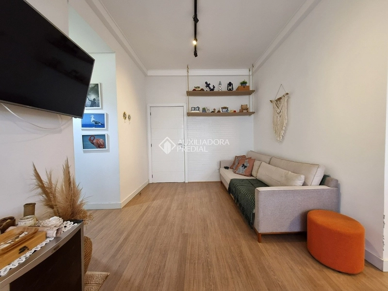 Apartamento Garden mobiliado à venda | 2 dormitórios | Quintal com deck | Próximo à praia: 4ª foto da galeria de imagens do imóvel