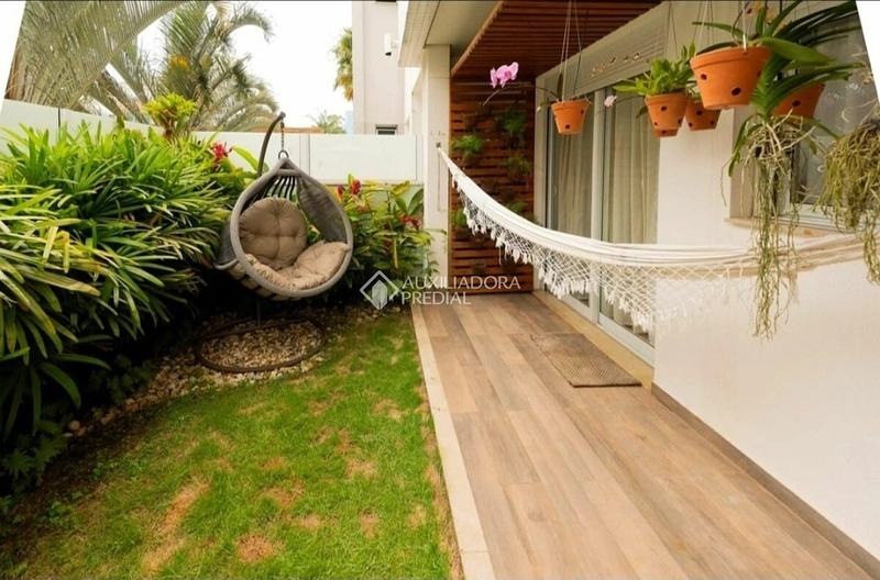 Apartamento Garden mobiliado à venda | 2 dormitórios | Quintal com deck | Próximo à praia: 14ª foto da galeria de imagens do imóvel