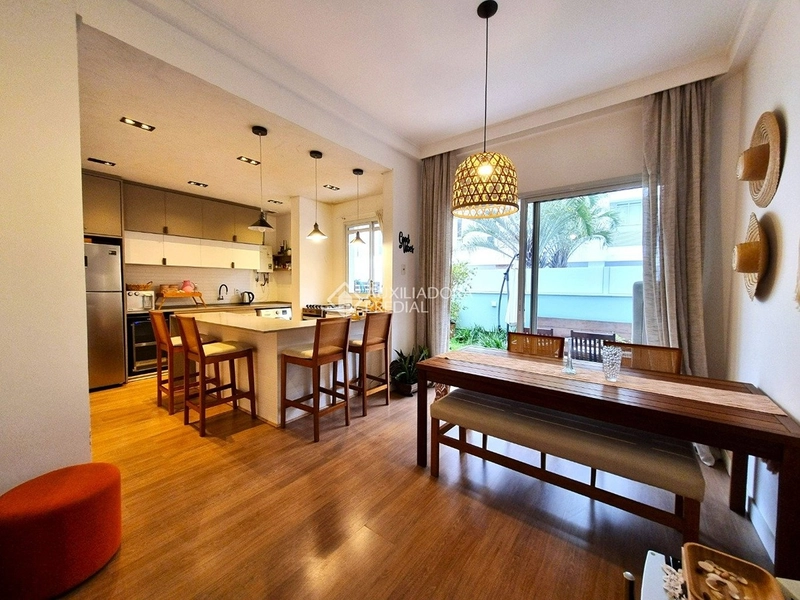 Apartamento Garden mobiliado à venda | 2 dormitórios | Quintal com deck | Próximo à praia: 1ª foto da galeria de imagens do imóvel