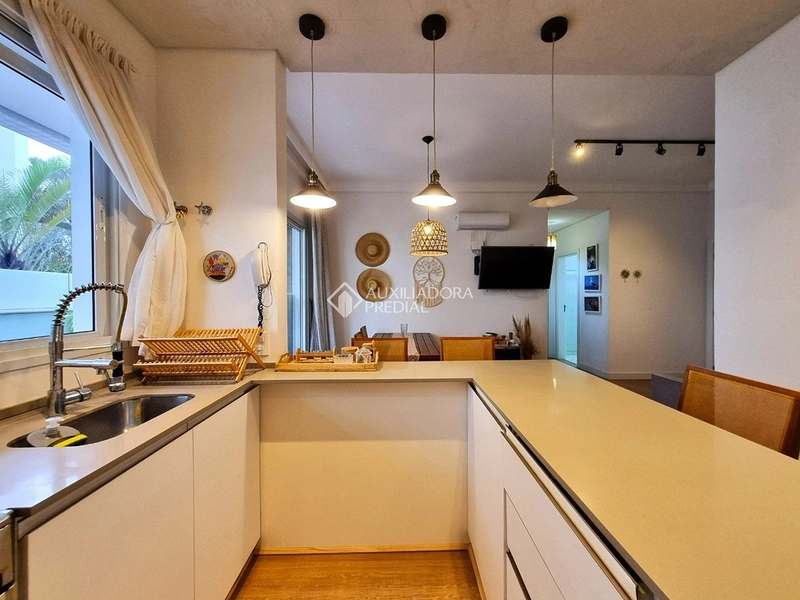 Apartamento Garden mobiliado à venda | 2 dormitórios | Quintal com deck | Próximo à praia: 10ª foto da galeria de imagens do imóvel