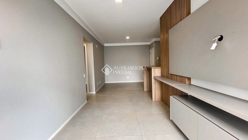 Apartamento para alugar no Jardim Atlântico em Florianópolis | 2 dormitórios (1 suíte) | semi-mobiliado | condomínio com piscina: 3ª foto da galeria de imagens do imóvel