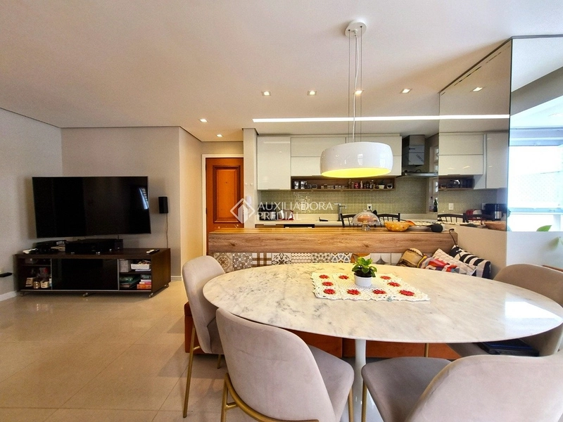 Apartamento à venda na Trindade | 3 dormitórios | 2 vagas | Próximo à UFSC: 4ª foto da galeria de imagens do imóvel