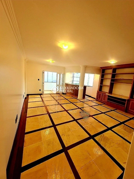 Apartamento à venda no bairro Agronômica em Florianópolis | 3 dormitórios | Próximo à Beira-Mar Norte: 8ª foto da galeria de imagens do imóvel