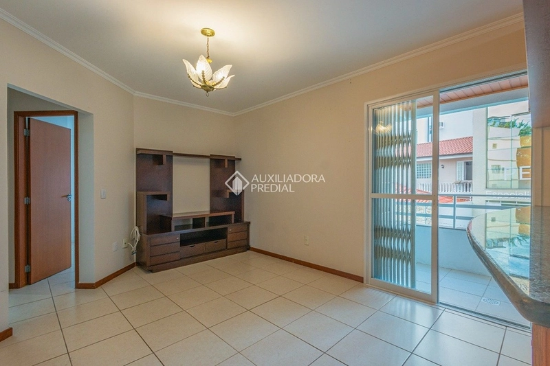 Apartamento 2 dormitórios com suíte e sacada no Centro de Florianópolis – vaga coberta: 4ª foto da galeria de imagens do imóvel