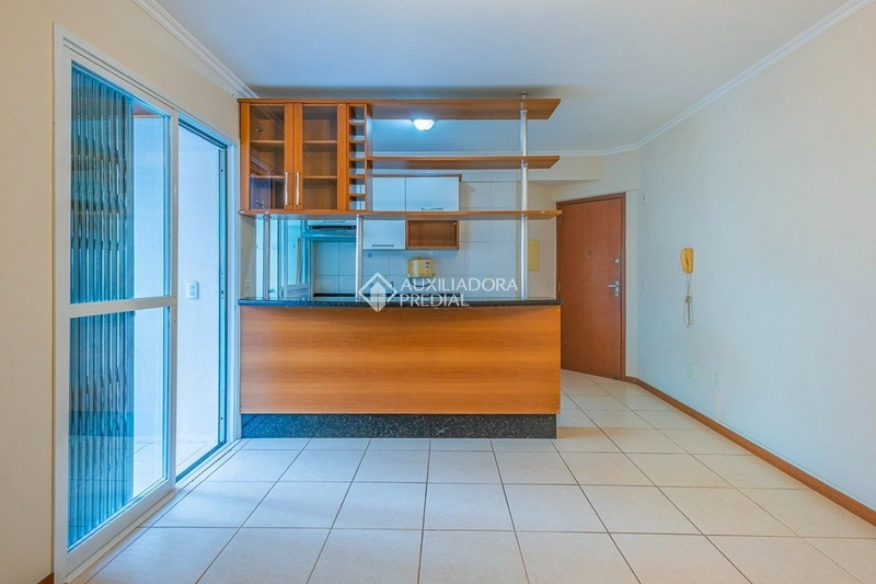 Apartamento 2 dormitórios com suíte e sacada no Centro de Florianópolis – vaga coberta: 8ª foto da galeria de imagens do imóvel