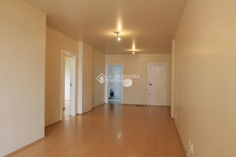 Apartamento para alugar na Agronômica Florianópolis | 3 dormitórios (1 suíte) | vaga | próximo à Beira-Mar Norte: 3ª foto da galeria de imagens do imóvel