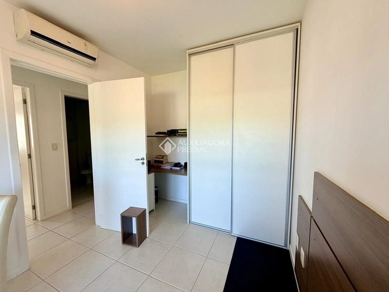 Apartamento à venda no Parque São Jorge Florianópolis | 103m² | suíte com hidromassagem | 2 vagas + hobby box: 5ª foto da galeria de imagens do imóvel