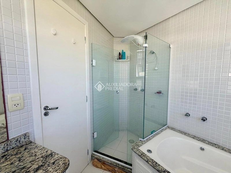 Apartamento à venda no Parque São Jorge Florianópolis | 103m² | suíte com hidromassagem | 2 vagas + hobby box: 17ª foto da galeria de imagens do imóvel