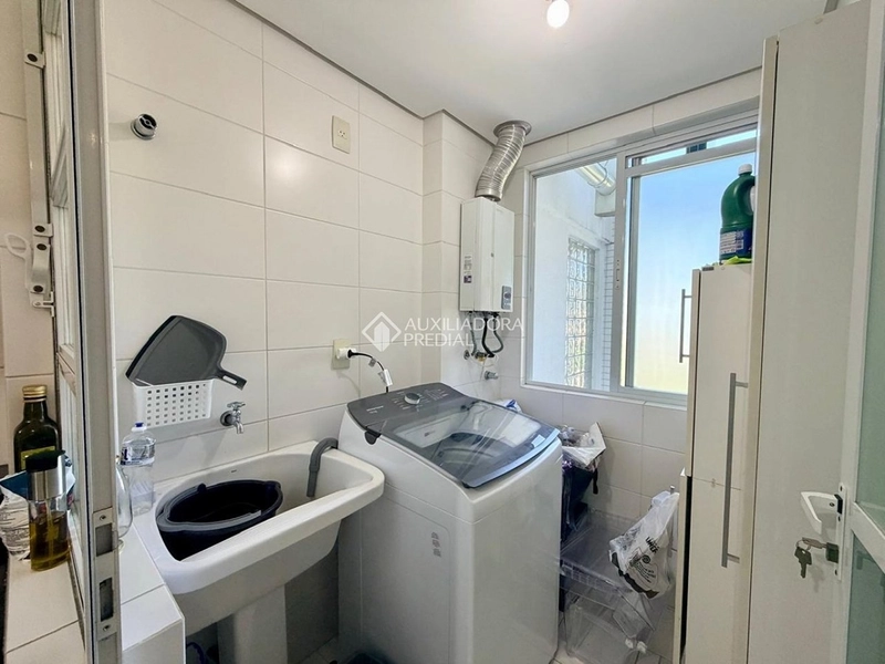 Apartamento à venda no Parque São Jorge Florianópolis | 103m² | suíte com hidromassagem | 2 vagas + hobby box: 6ª foto da galeria de imagens do imóvel
