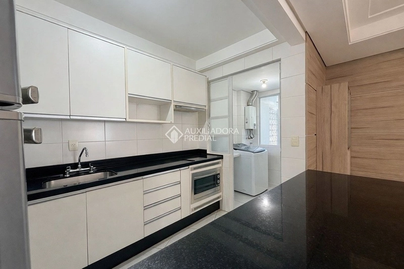 Apartamento à venda no Parque São Jorge Florianópolis | 103m² | suíte com hidromassagem | 2 vagas + hobby box: 2ª foto da galeria de imagens do imóvel