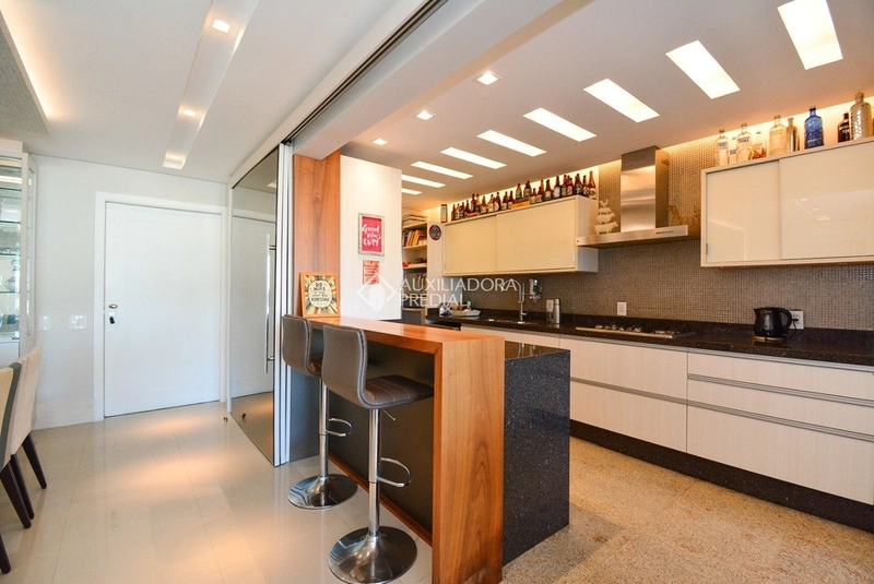 Apartamento de alto padrão próximo à Beira-Mar Norte | Vista para o mar | Centro de Florianópolis: 12ª foto da galeria de imagens do imóvel